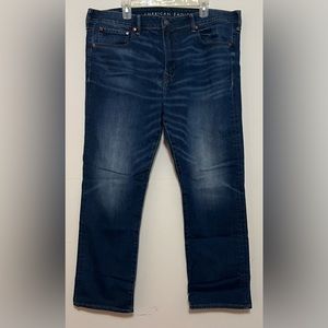 American Eagle size 40x31/32 mens jeans relaxed straight